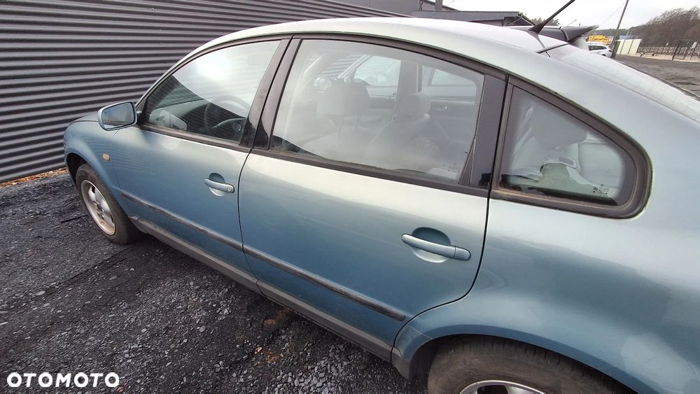 VW PASSAT B5 SEDAN DRZWI LEWY TYŁ TYLNE LEWE KOMPLETNE LB6N nr. VWP5 - 1