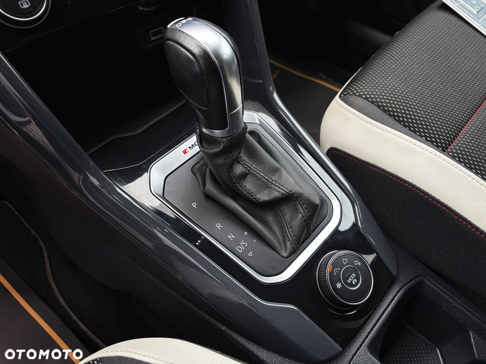 Volkswagen T-Roc 2.0 TSI OPF 4MOTION DSG Sport - 34