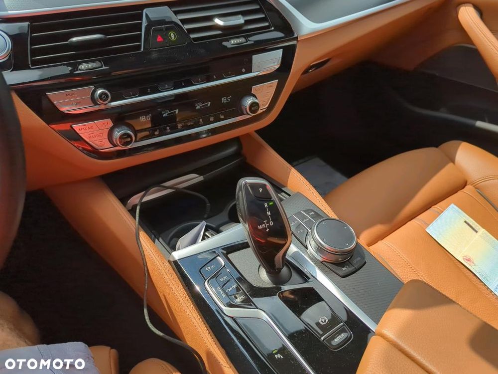 BMW Seria 5 540i xDrive mHEV M Sport sport - 15