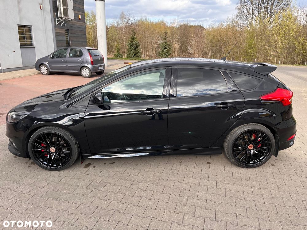 Ford Focus 2.0 EcoBoost ST - 9