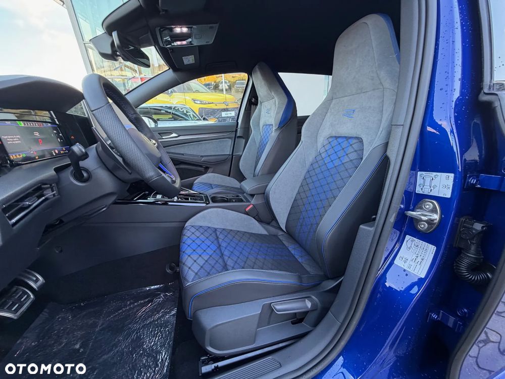 Volkswagen Golf Variant - 11