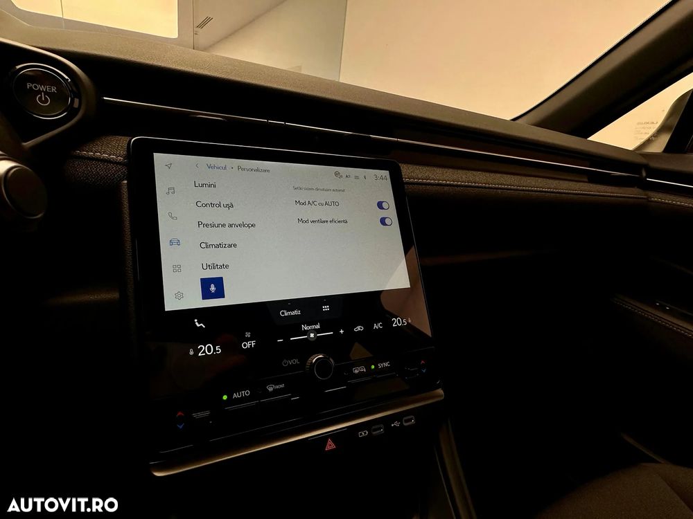 Lexus LBX 1.5 HEV 4x2 CVT Business - 24