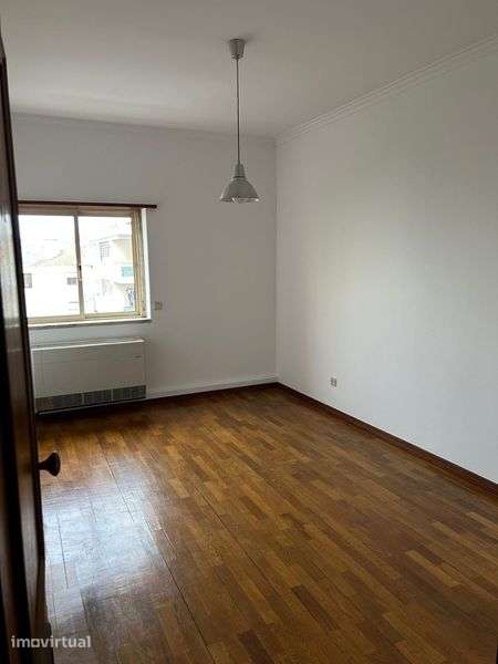 Arrenda-se Apartamento T4 - Grande imagem: 5/8