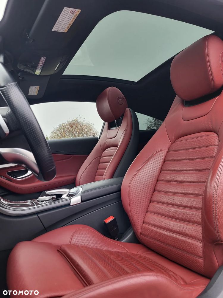 Mercedes-Benz Klasa C 300 4Matic 9G-TRONIC AMG Line Plus - 11