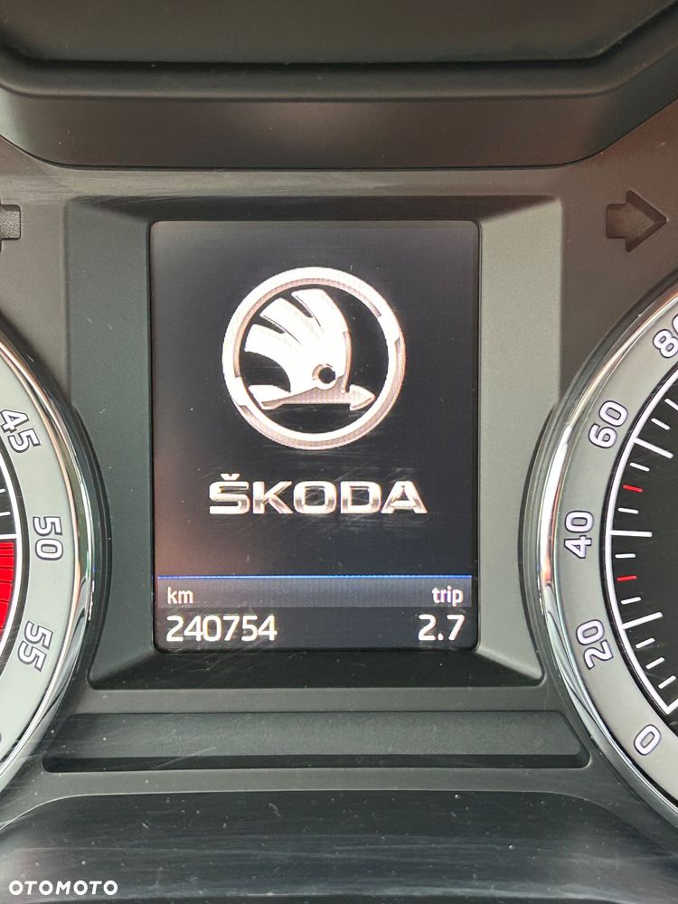 Skoda Octavia Combi 2.0 TDI DSG Soleil - 8