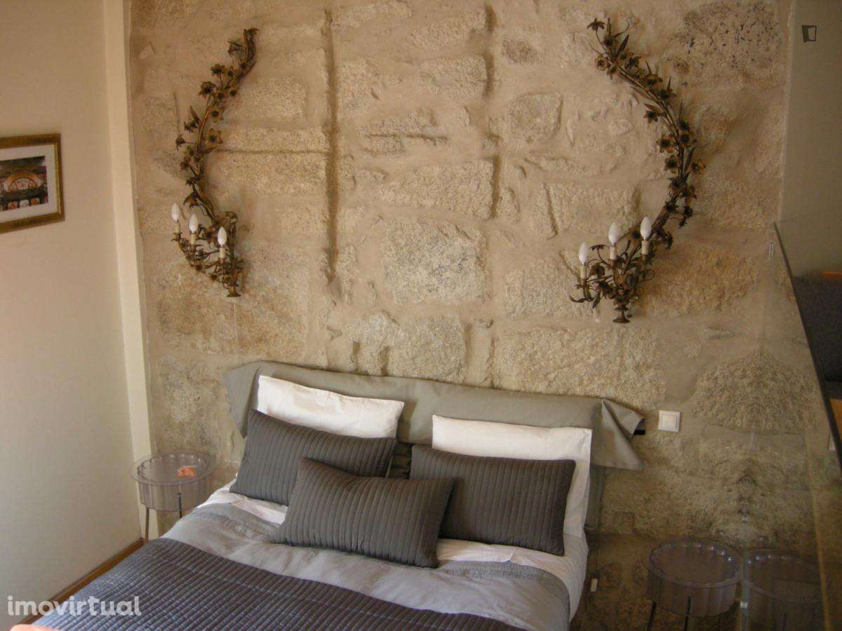 Estúdio - localizado em Santo Ildefonso Porto - Grande imagem: 3/13