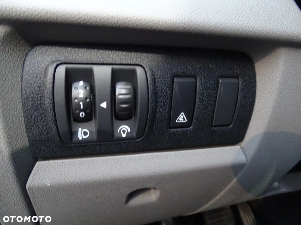 Renault Megane 1.6 16V 100 TomTom Edition - 28