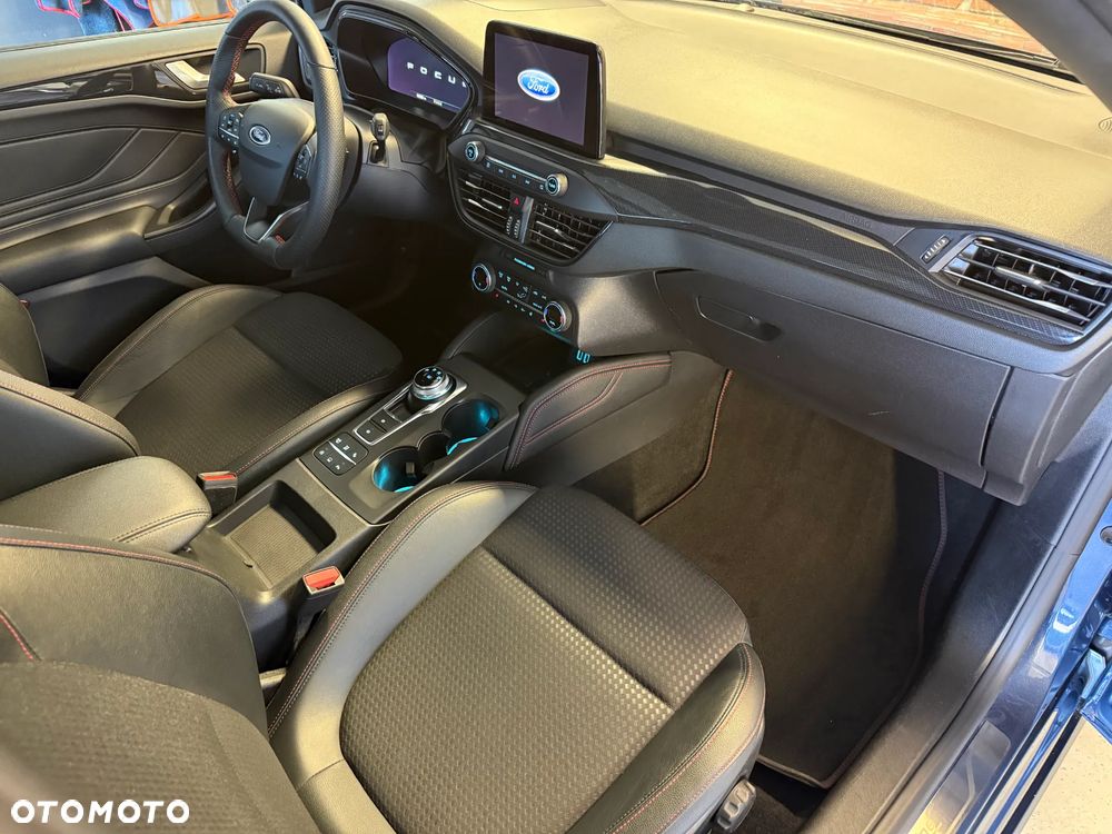 Ford Focus 1.5 EcoBlue Start-Stopp-System ST-LINE STYLE - 17