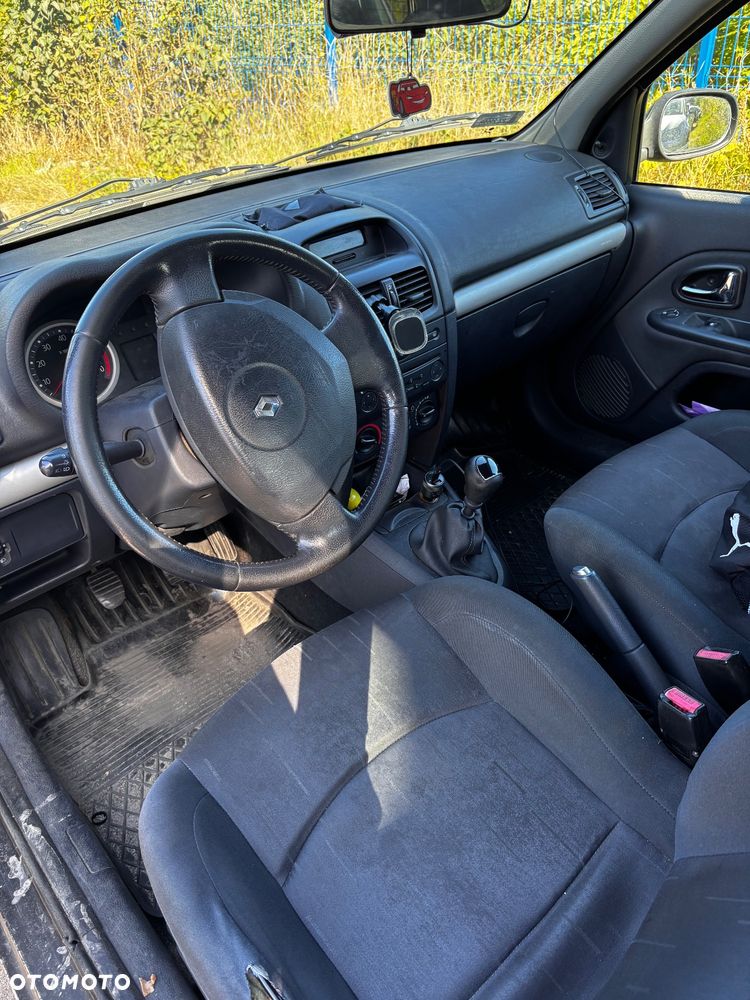 Renault Clio - 6