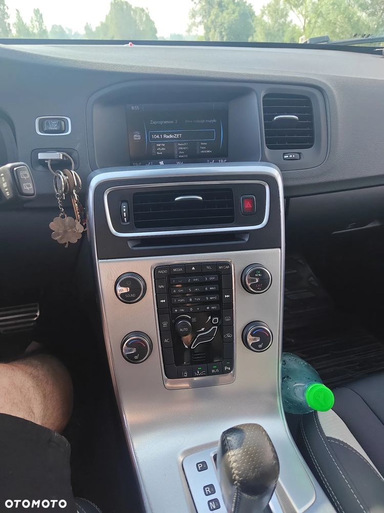 Volvo V60 D3 Geartronic RDesign - 11
