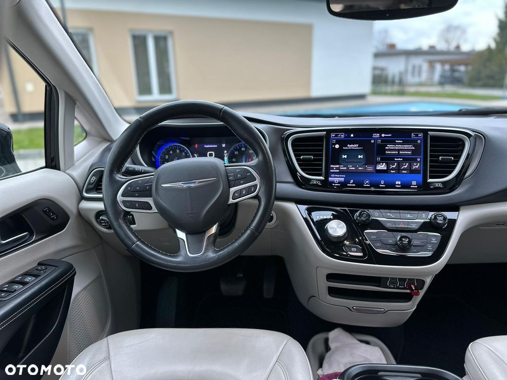 Chrysler Pacifica - 21