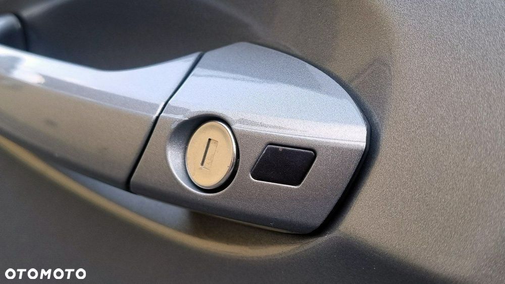 Mercedes-Benz Klasa E - 11