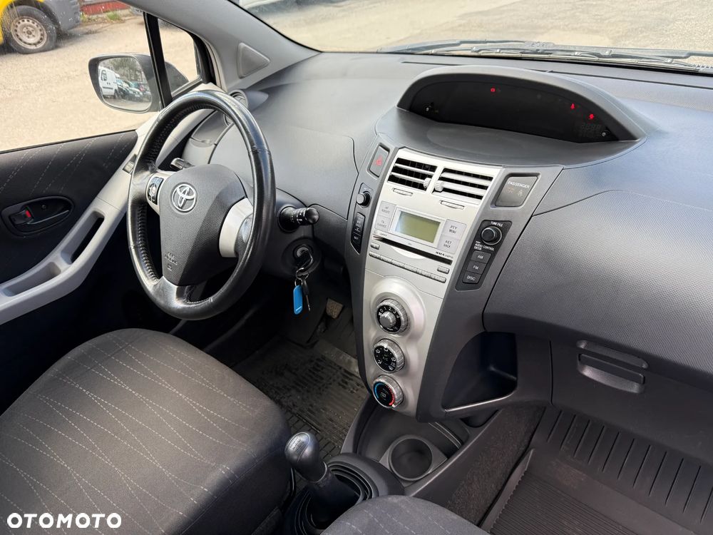 Toyota Yaris 1.0 VVT-i Sol - 22