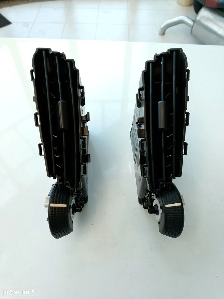 GRELHA SOFAGEM CENTRAL FORD FOCUS III / F1EBA014L20 /21 - 1