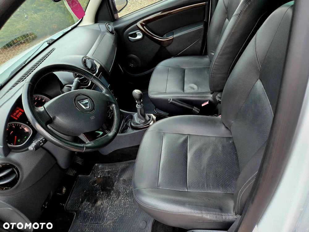 Dacia Duster 1.6 16V 4x4 Prestige - 16