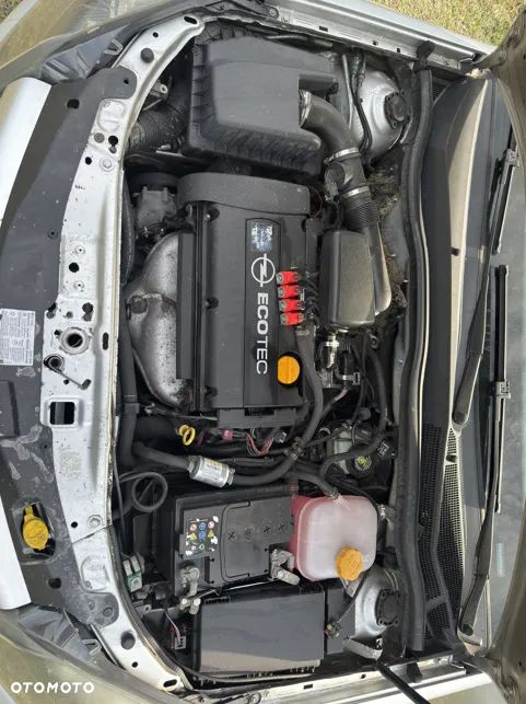 Opel Astra 1.6 Sport - 12
