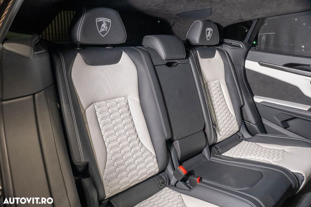 Lamborghini URUS - 31