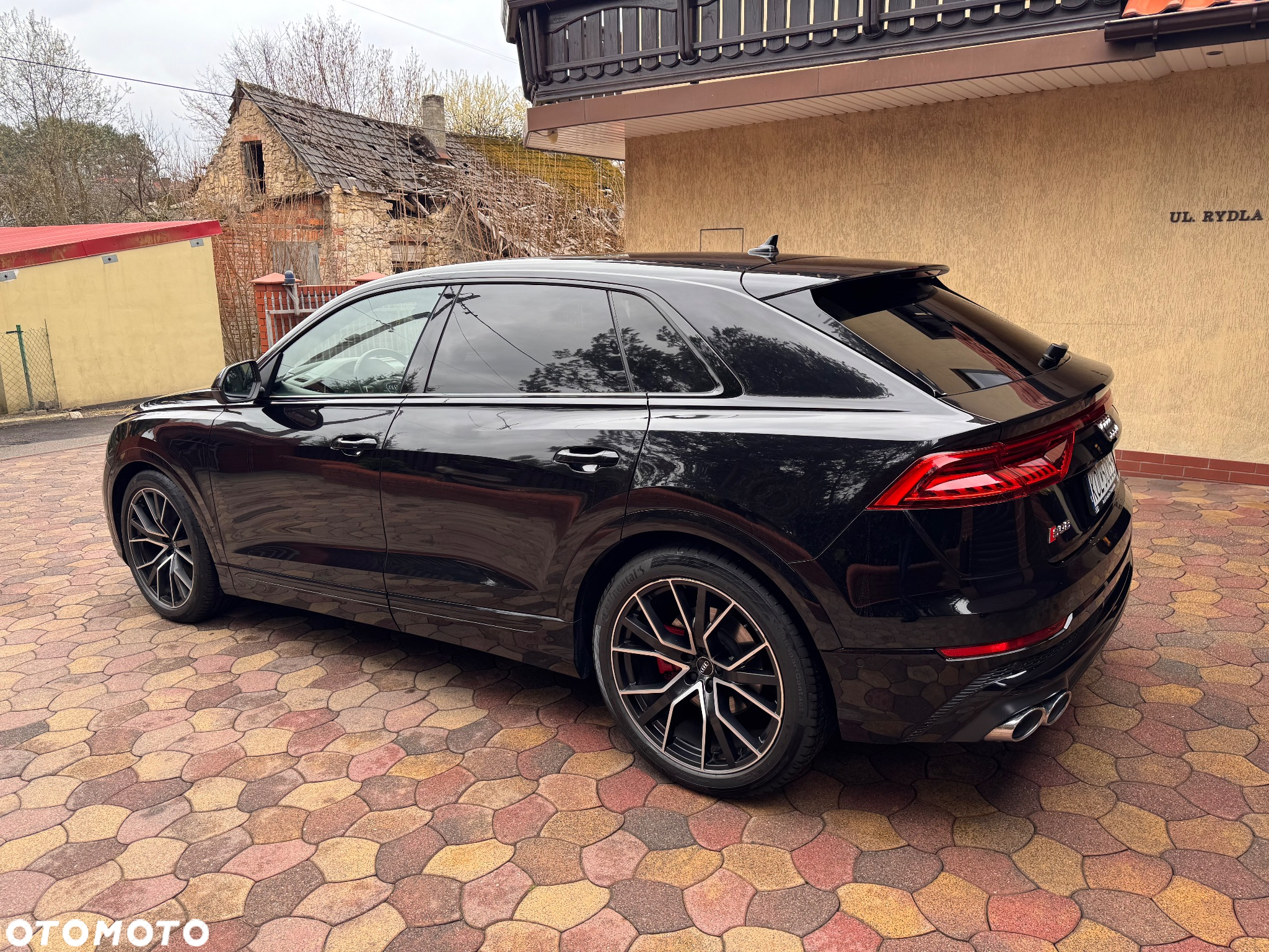 Audi SQ8 - 8