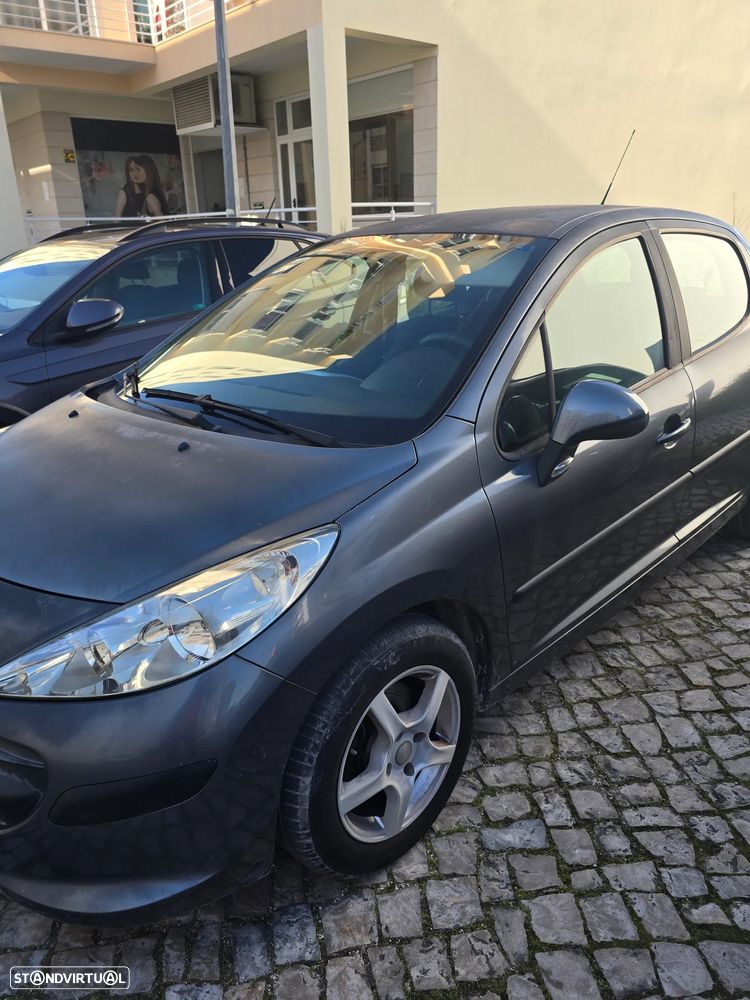Peugeot 207 1.4 16V Trendy - 1
