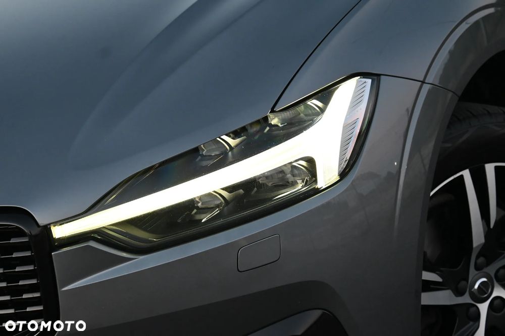 Volvo XC 60 B4 D AWD R-Design - 21