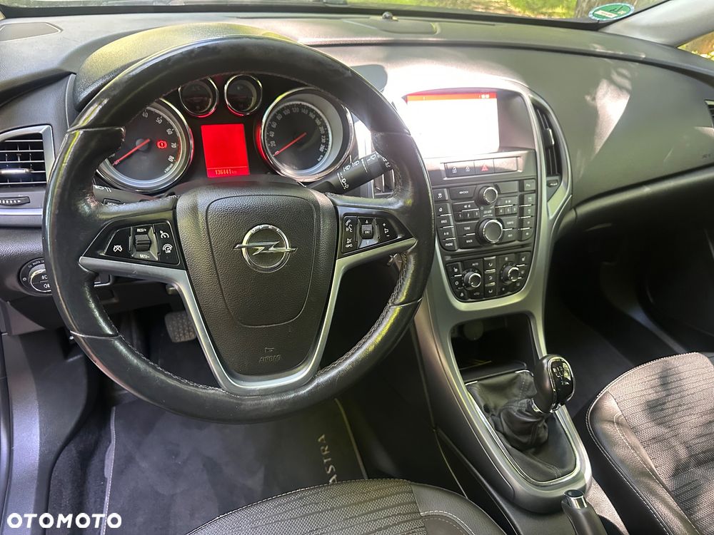 Opel Astra 1.6 Cosmo EU6 - 10