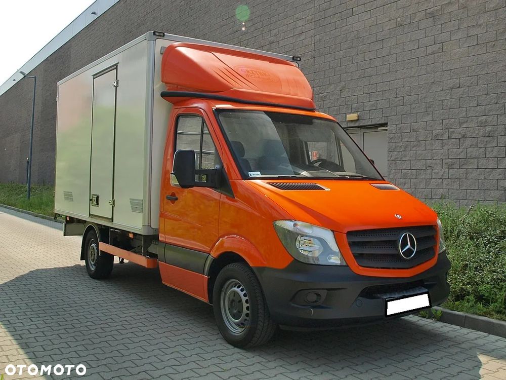 Mercedes-Benz Sprinter - 2