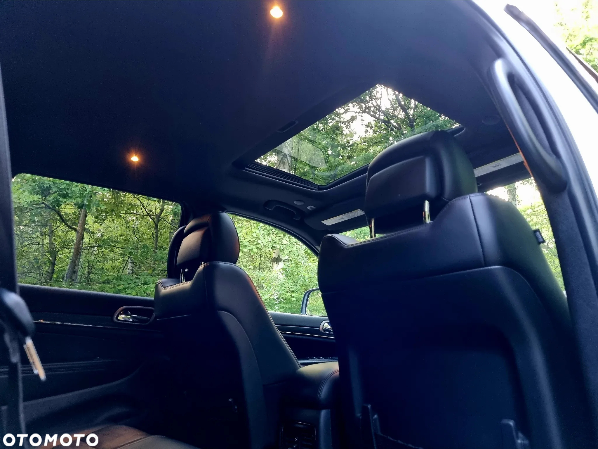 Jeep Grand Cherokee - 23