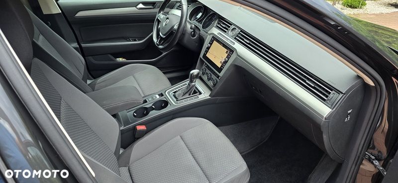 Volkswagen Passat 2.0 TDI SCR Comfortline DSG - 9
