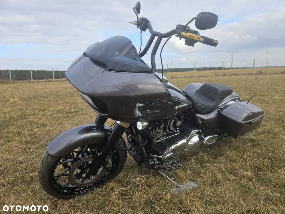 Harley-Davidson Touring Road Glide - 12