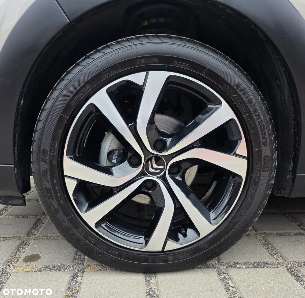 Citroën C3 1.2 PureTech Shine EAT6 - 9