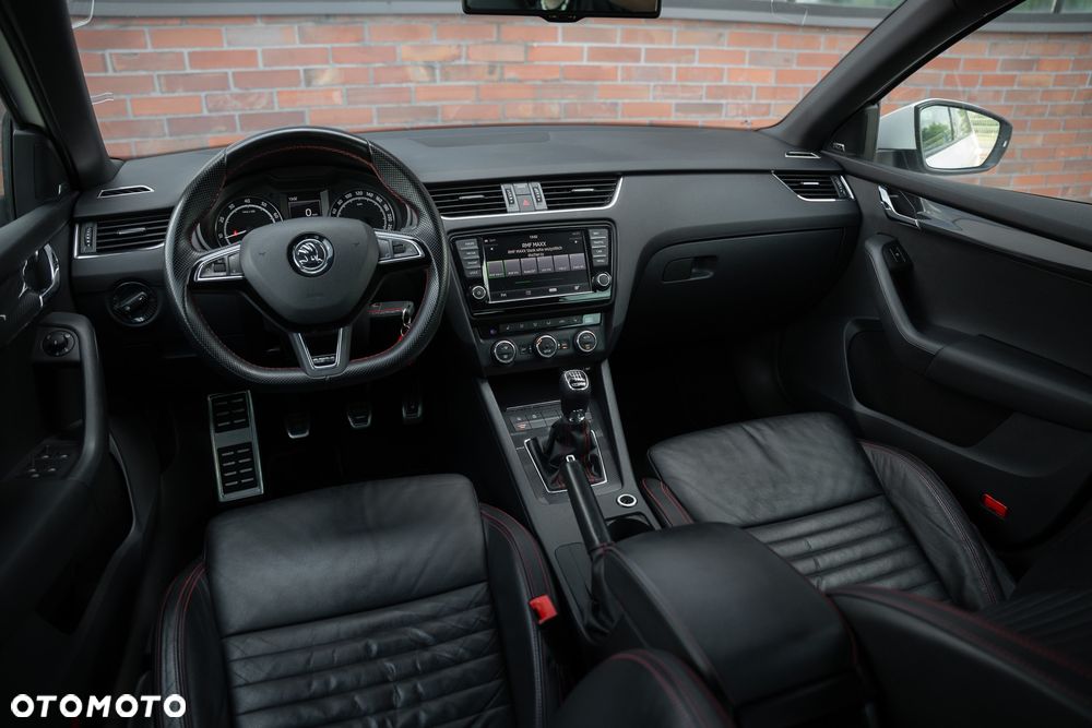 Skoda Octavia 2.0 TSI RS 230 - 27