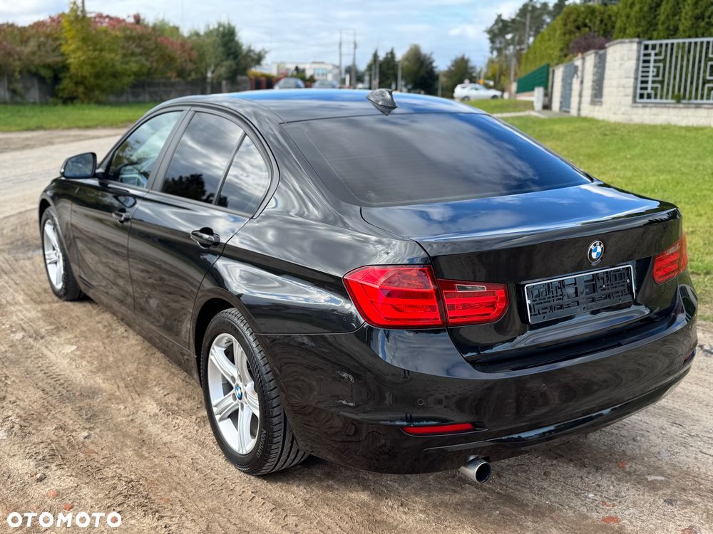 BMW Seria 3 316i M Sport - 8