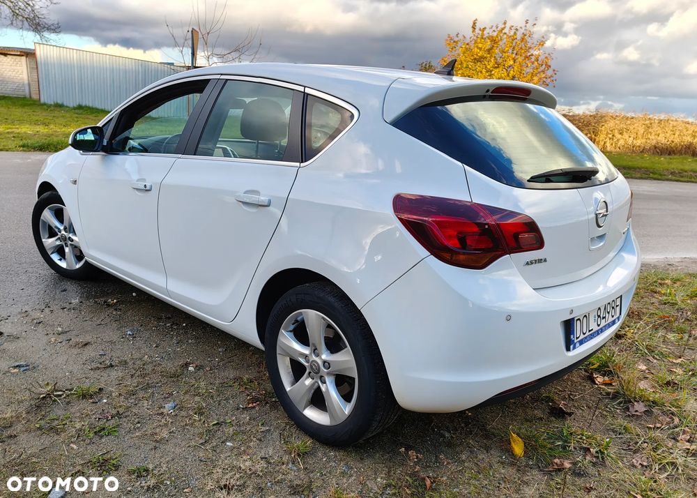 Opel Astra 1.7 CDTI DPF Cosmo - 10