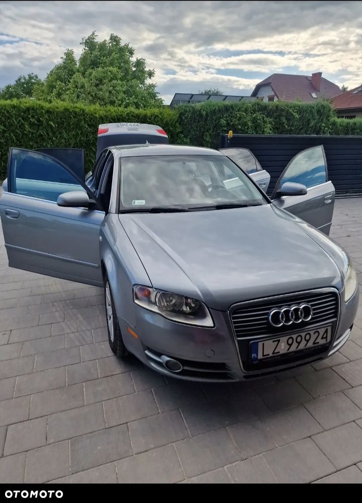 Audi A4 Limousine - 1