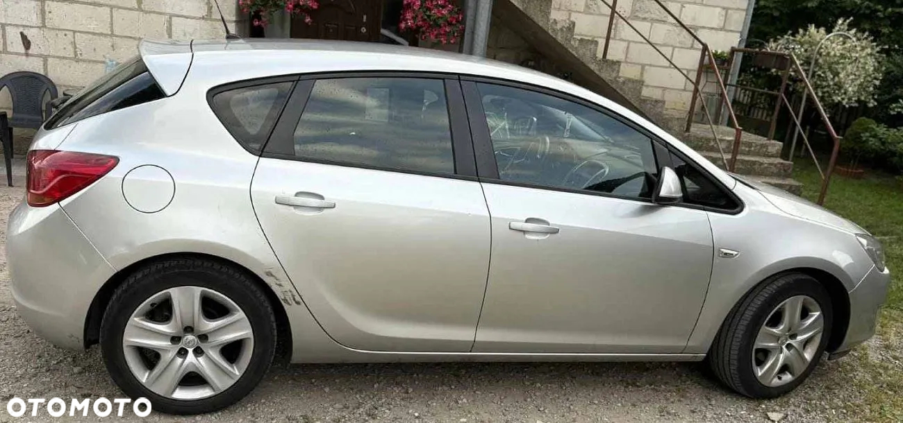 Opel Astra IV 1.6 Essentia - 5
