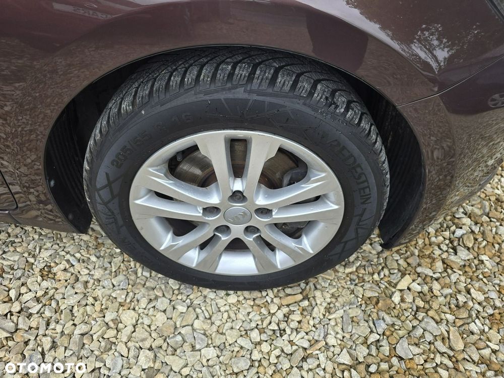 Kia Ceed - 30