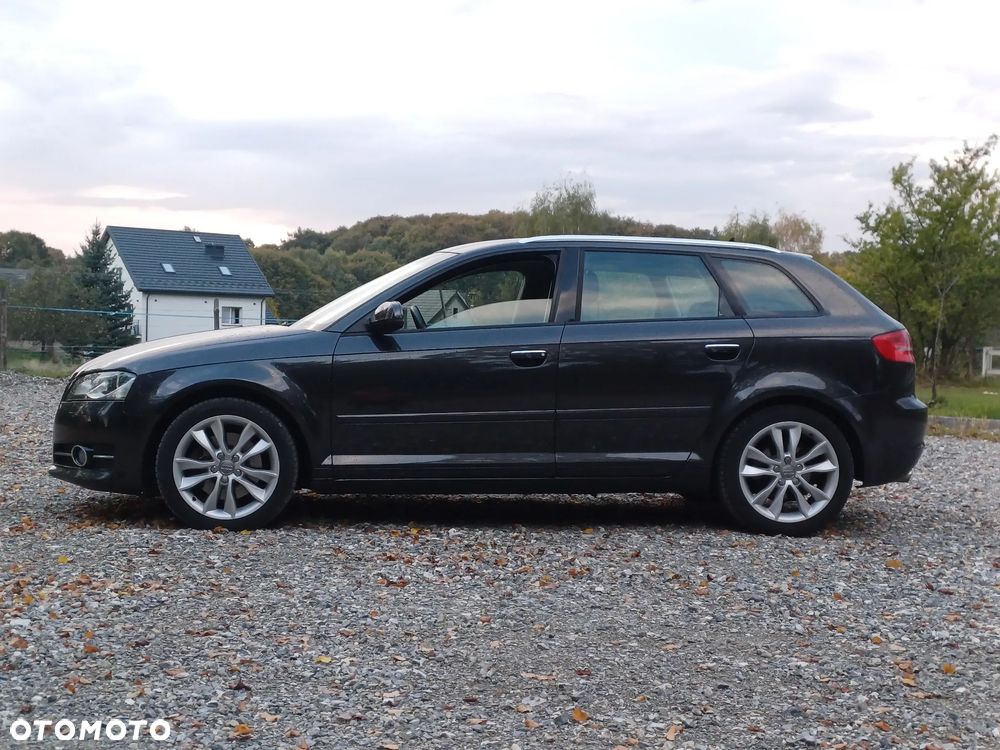 Audi A3 Sportback 2.0 TDI DPF quattro Ambiente - 18