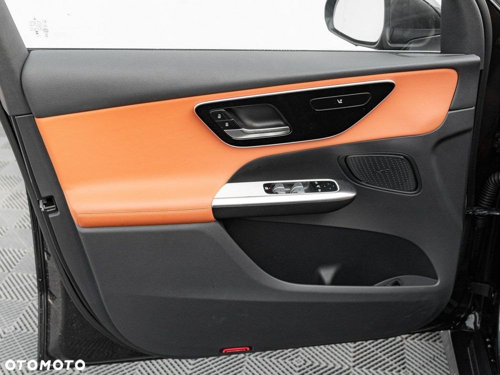 Mercedes-Benz GLC - 12