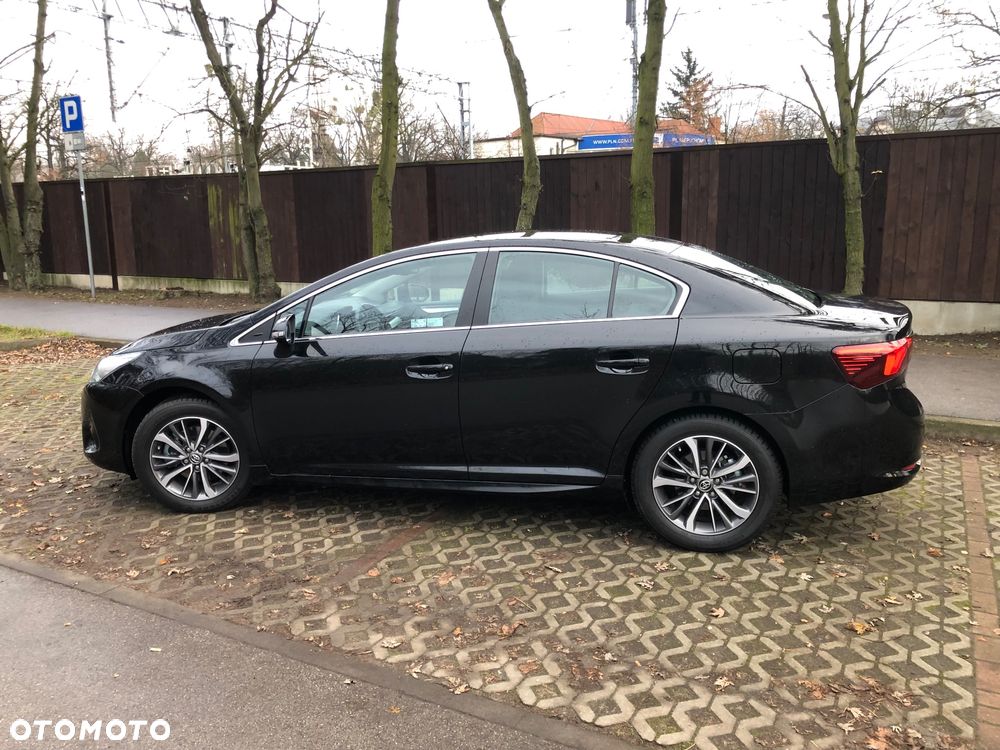 Toyota Avensis 2.0 D-4D Premium - 4