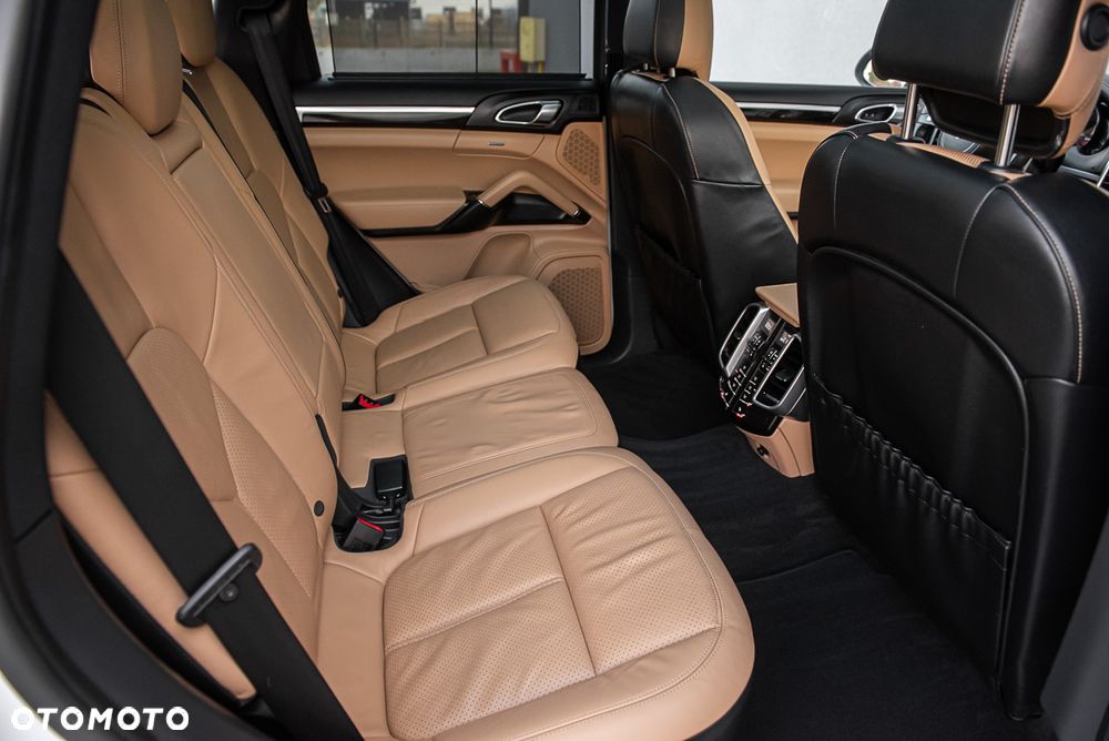 Porsche Cayenne S Tiptronic S - 34