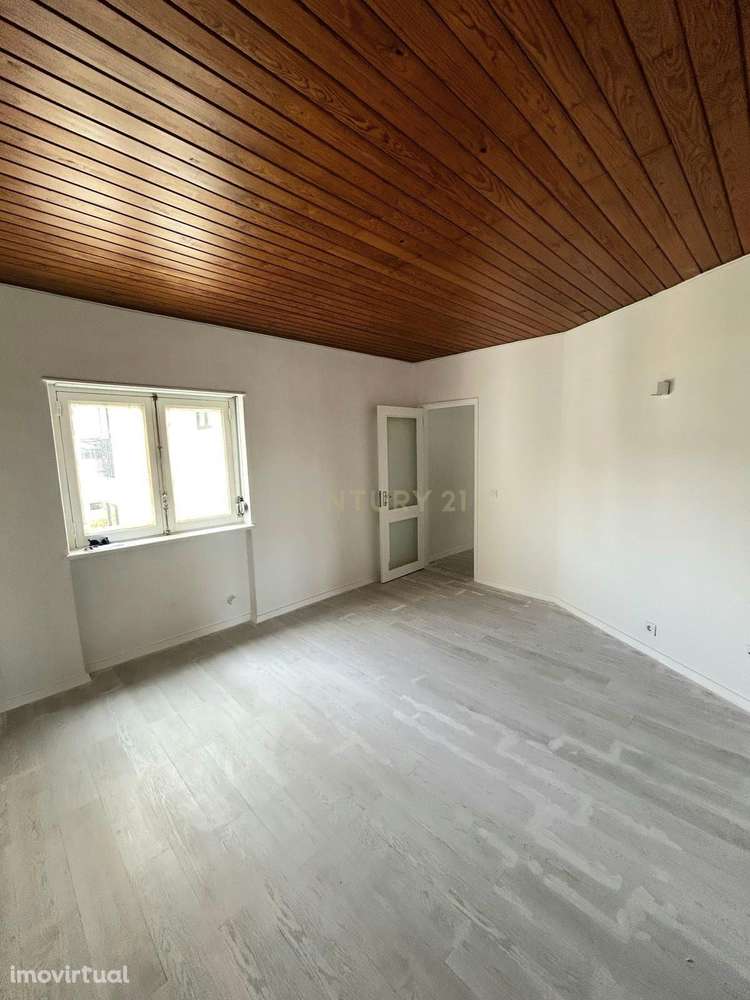 Apartamento T3 com 100 m2 no Monte Estoril para arrendamento - Grande imagem: 3/19