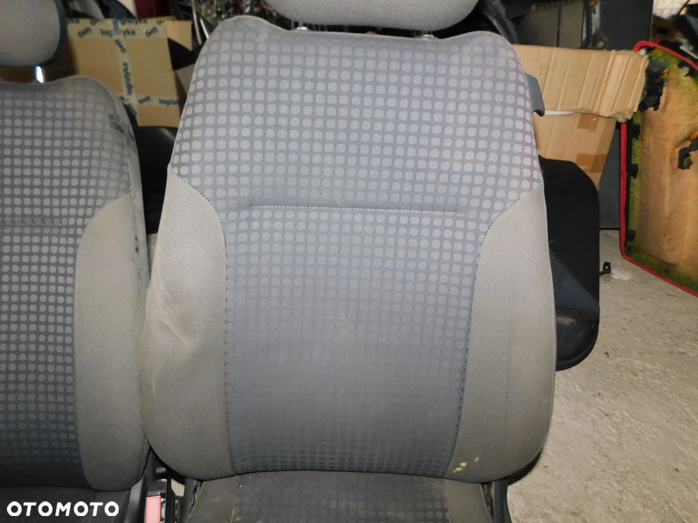 fotele komplet  OPEL CORSA C 3D COMBO EUROPA - 4