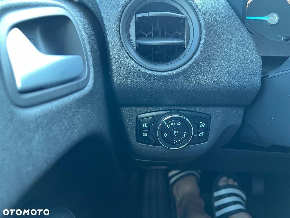 Ford Tourneo Courier - 33