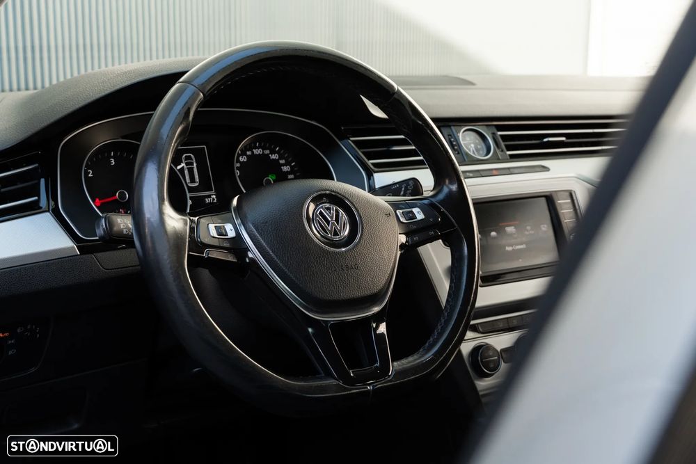 VW Passat Variant 1.6 TDI SCR DSG Business - 38