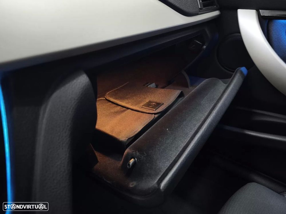 BMW 318 d Line Sport - 45