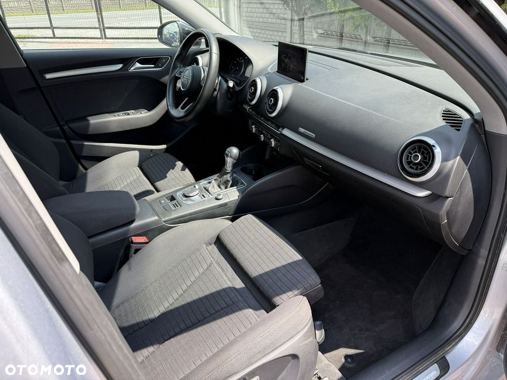 Audi A3 Sportback - 8