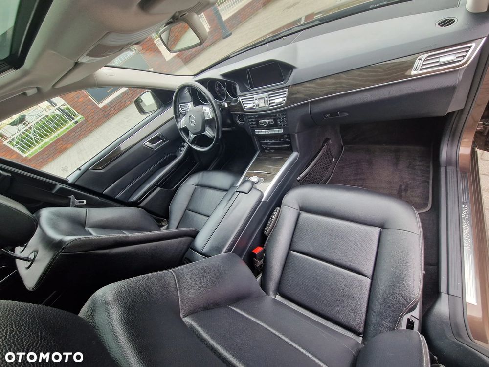Mercedes-Benz Klasa E 250 BlueTEC 9G-TRONIC Avantgarde - 19