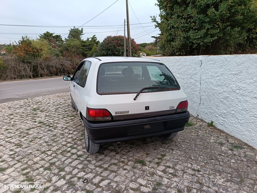 Renault Clio 1.2 Wind - 1