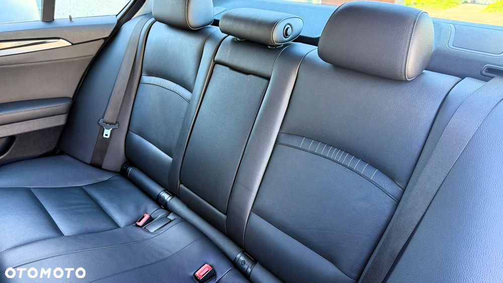 BMW Seria 5 518d Modern Line - 10