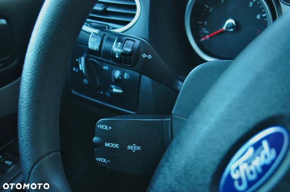 Ford Focus 1.6 Trend + - 13
